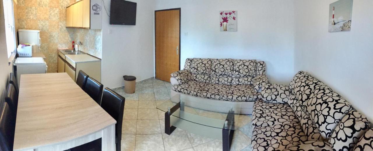 Apartmani Nerko Pag Town Buitenkant foto