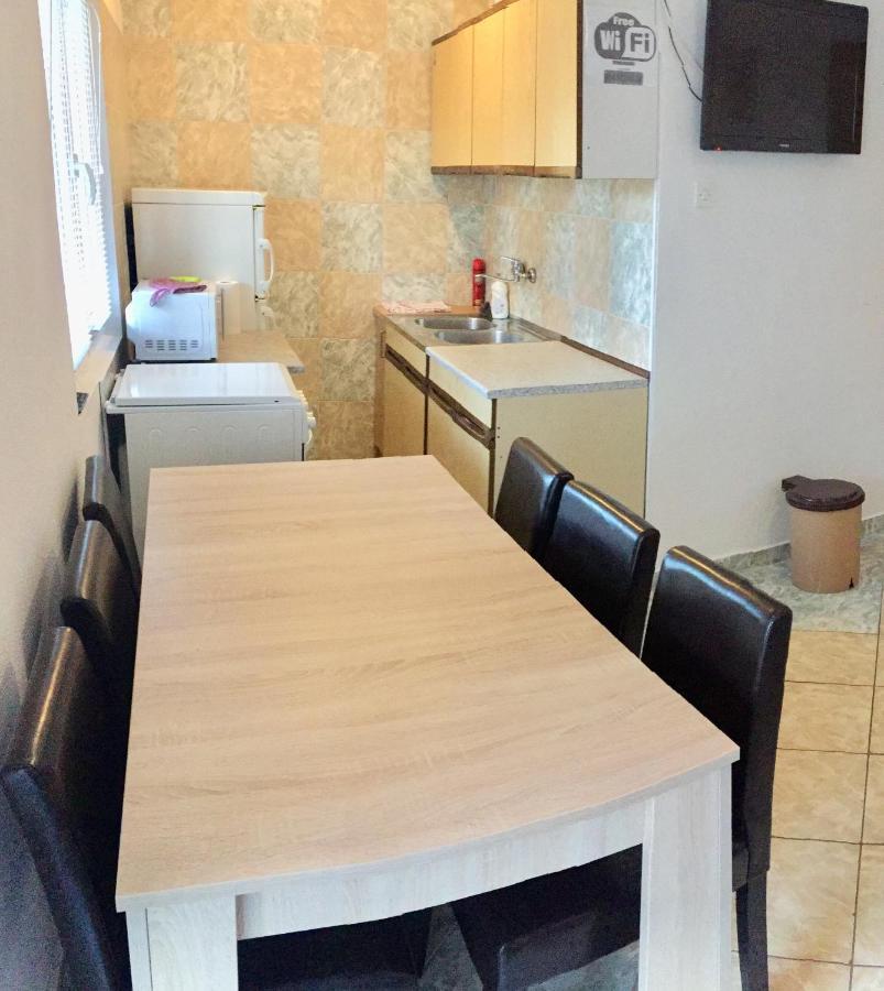 Apartmani Nerko Pag Town Buitenkant foto