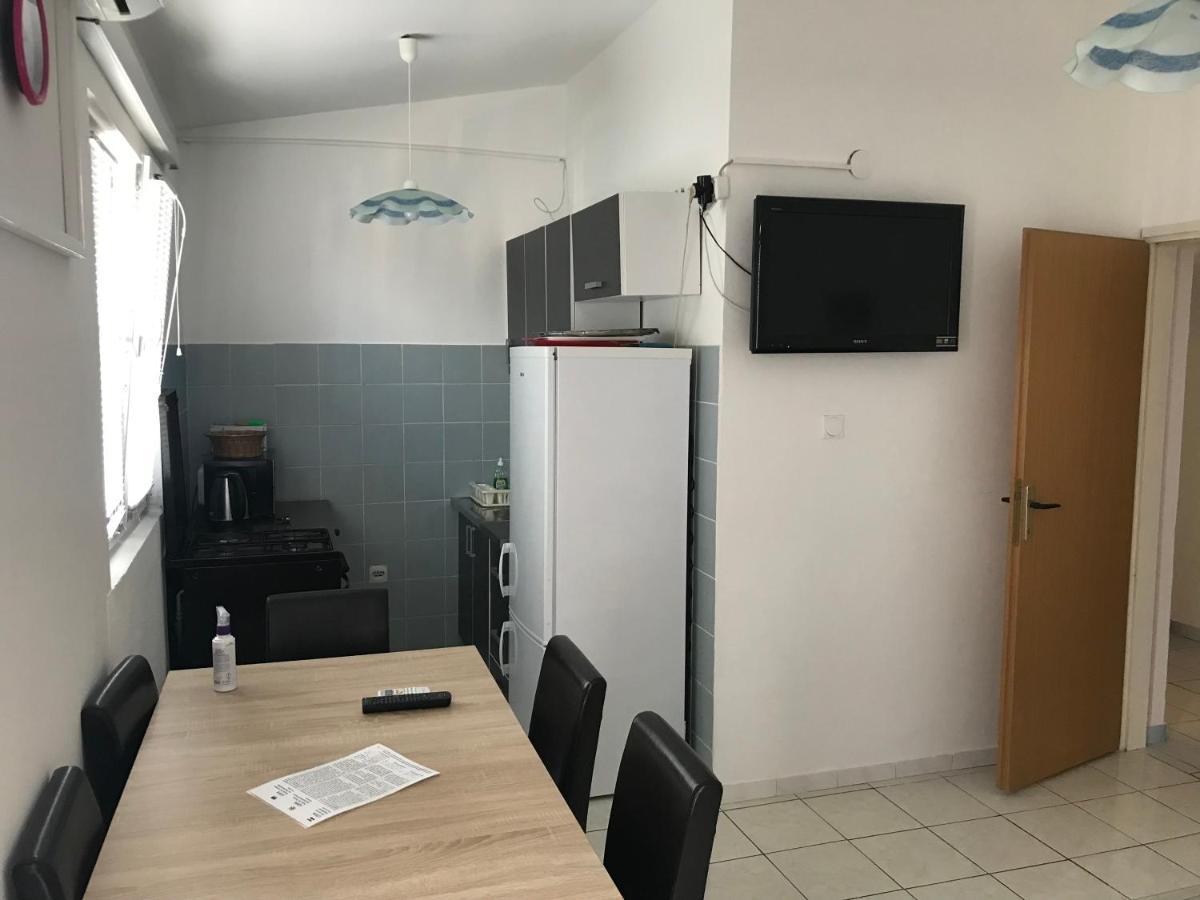Apartmani Nerko Pag Town Buitenkant foto